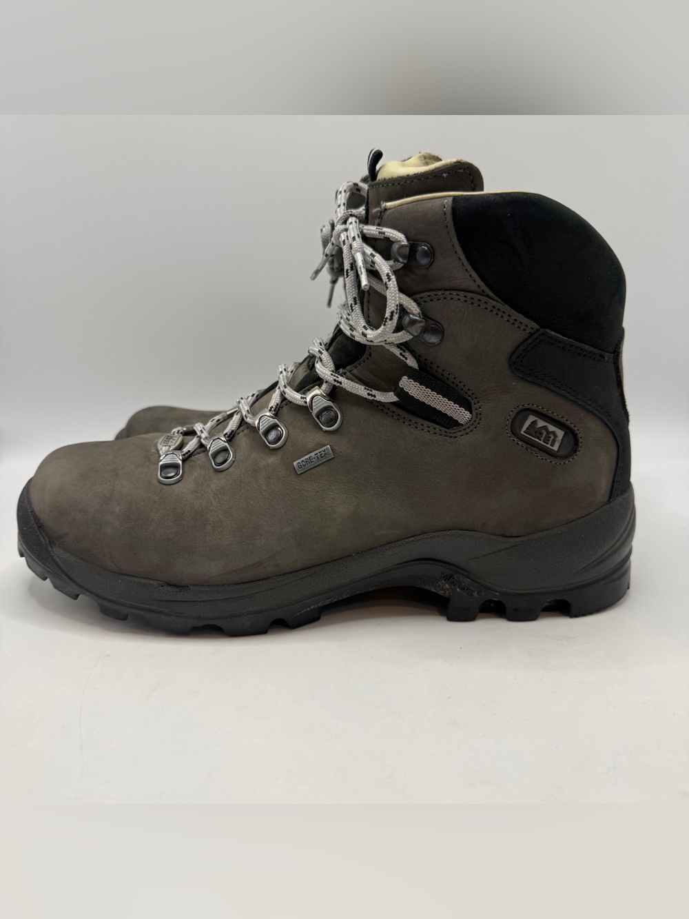 REI Gore-Tex Hiking Boots Brown Leather Vibram Men’s Size 10US